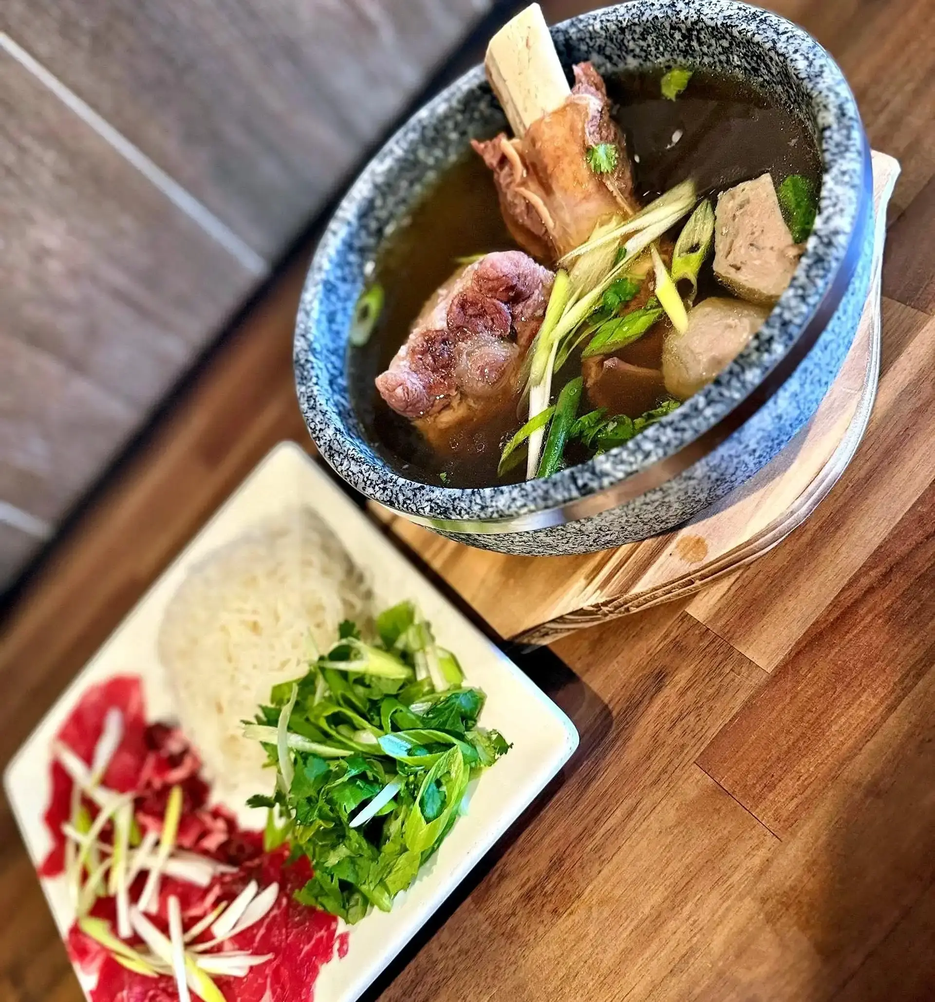 Hot Stone Pho - Phở Thố Đá